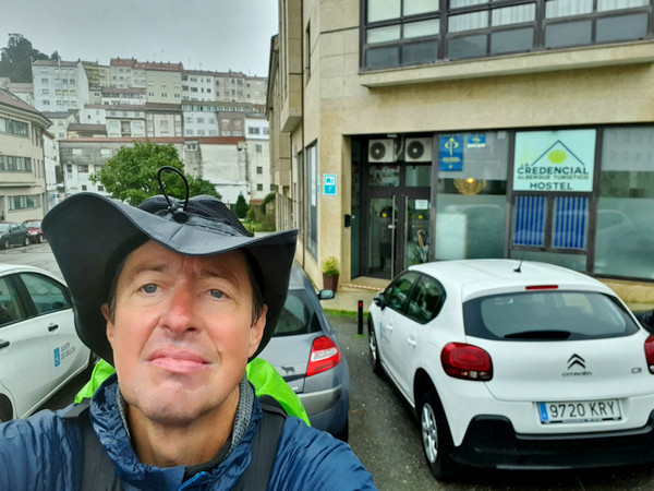 Claus in front of the albergue where we chose to stay before proceding to the cathedral, La Credencial.