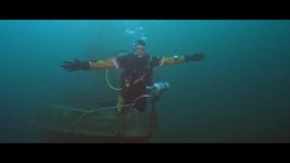 Dykker i stævnen på lystyachten i ægte Titanic stil 