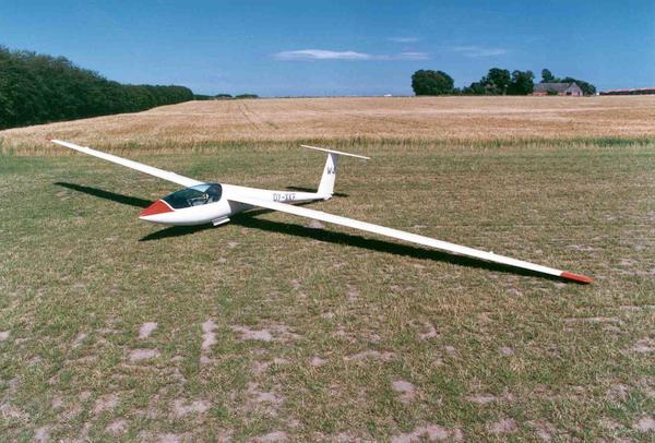 ASW-20F, OY-XKF (W4)