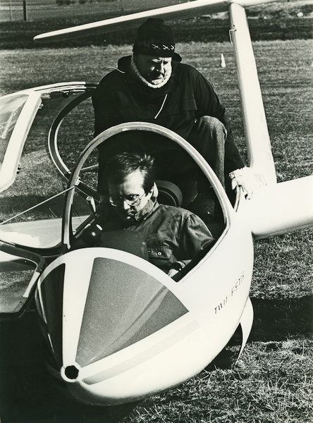 Vagn Toft og Allan Rasmussen i Twin Astir, OY-XJA. Kirstinesminde omkring 1978