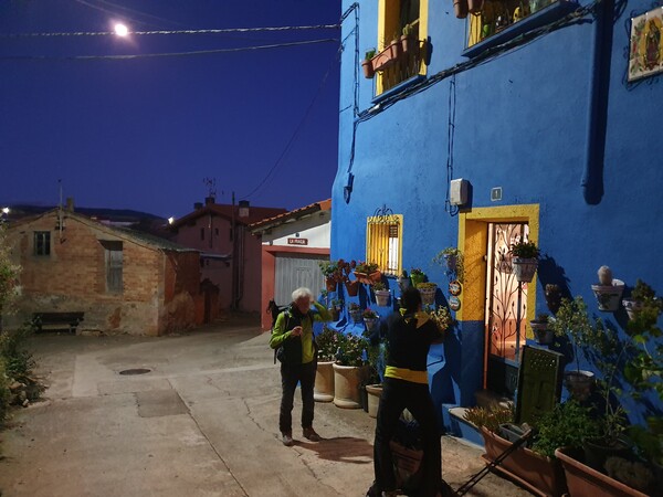 Outside the strangely coloured and decorated Albergue Virgen de Guadelupe in Ciriñuela in the morning of Day 8. Fabrizio and Elisabeth preparing to leave.