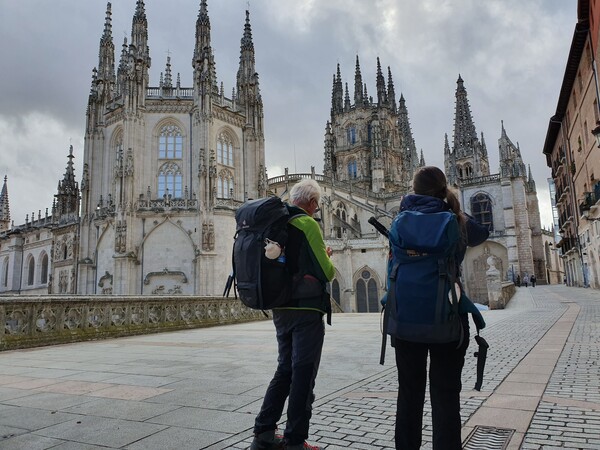 Ivana and Fabrizio trying to find their way out of Burgos. Still in front of the Cathedral