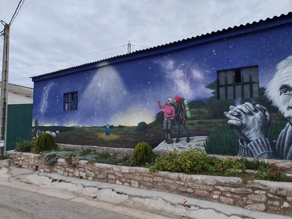 Day 11: Beautiful wall painting in a small village shortly after Tardajos (Rabé de las Calzadas)