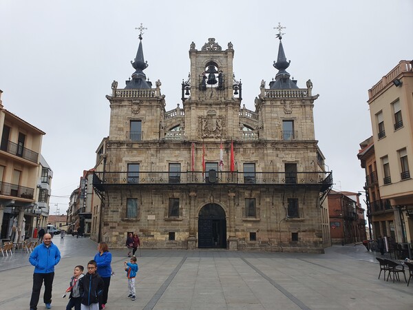 Plaza España. Ayuntamiento de Astorga. City Hall.